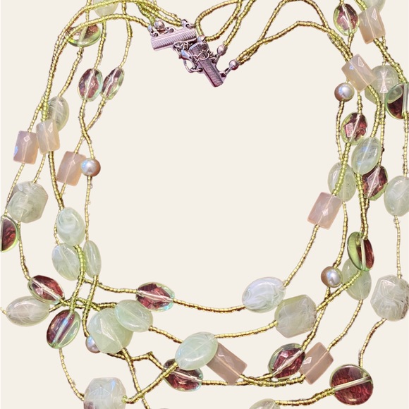 🌠Multi Strand Necklace Pale Green🌠 - Picture 4 of 4